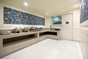 Hotel Magenta - A Unit Of Fortune Global,Hawa Sadak,3 star