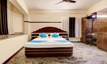 hotel rvees regency