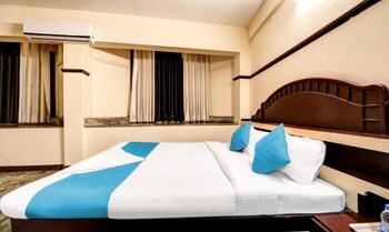 hotel rvees regency