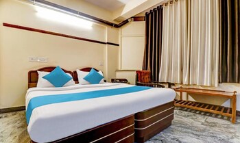 hotel rvees regency