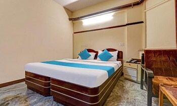 hotel rvees regency
