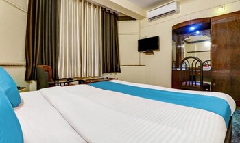 hotel rvees regency