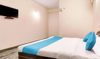 hotel rvees regency