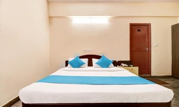 hotel rvees regency