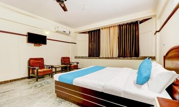 hotel rvees regency