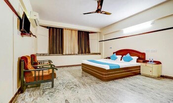 hotel rvees regency