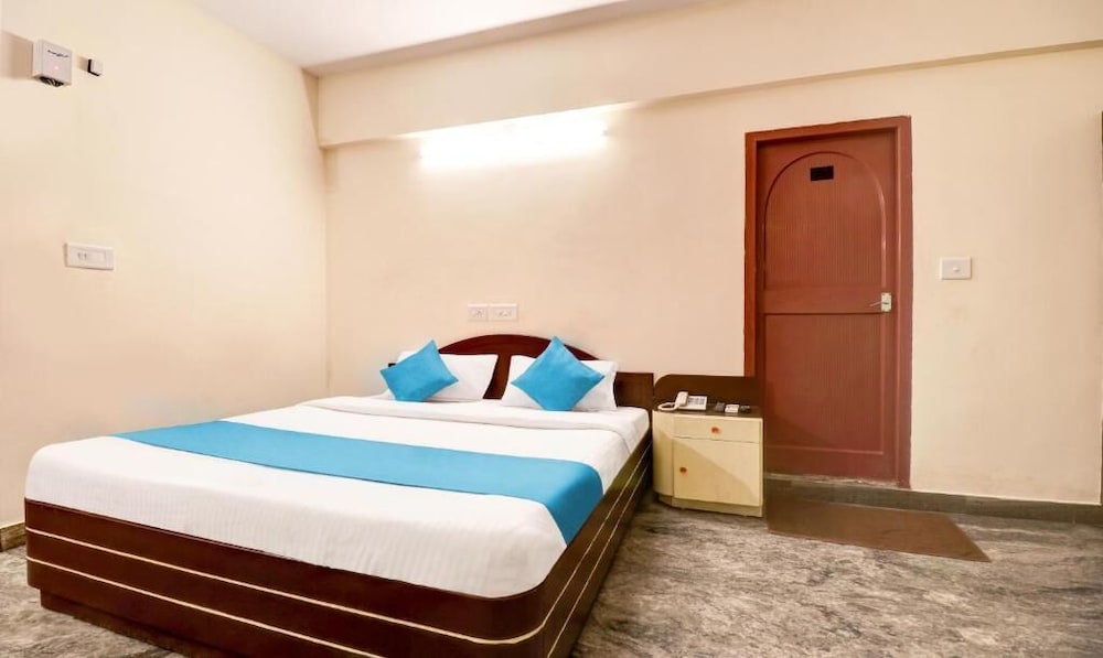 hotel rvees regency