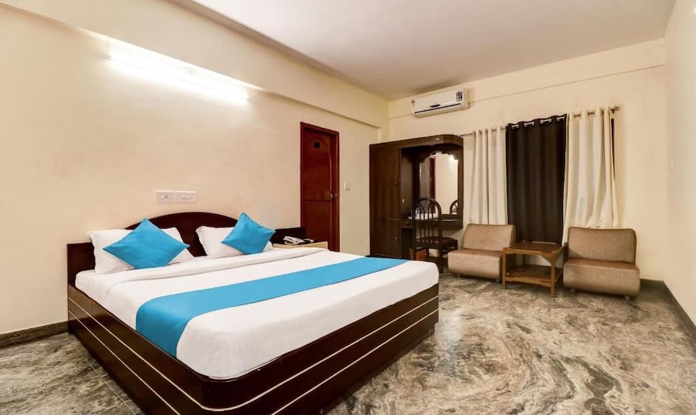 hotel rvees regency