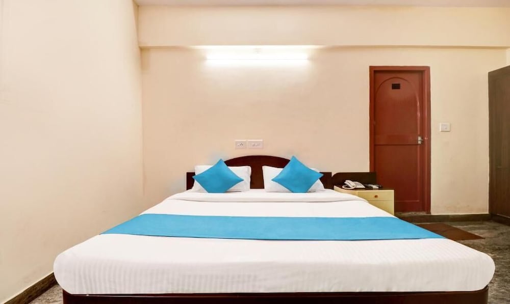 hotel rvees regency