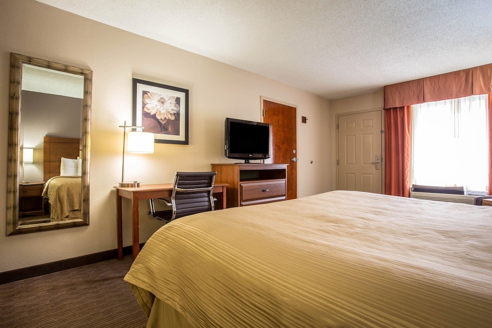 quality inn and suites matthews charlotte