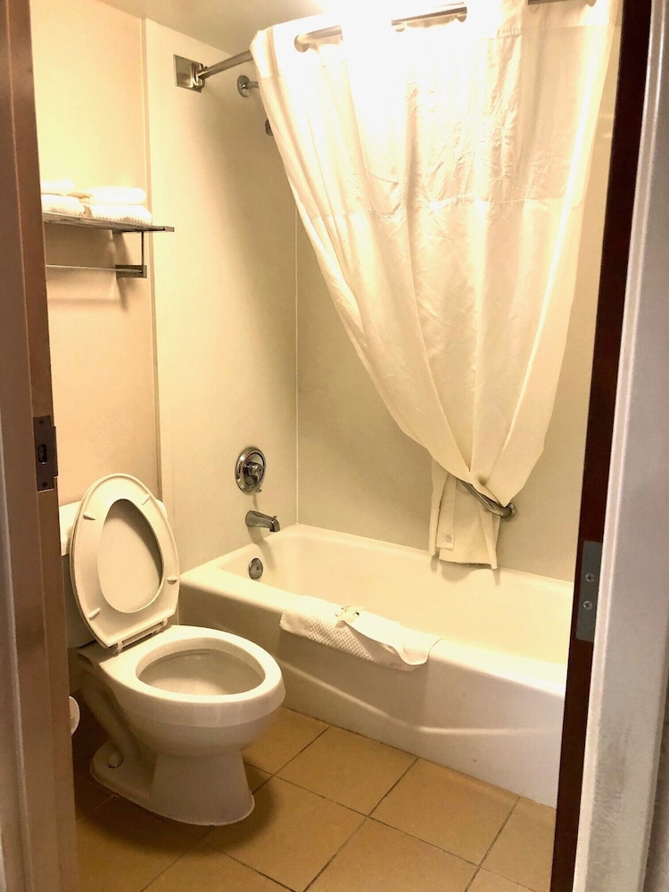 quality inn and suites matthews charlotte