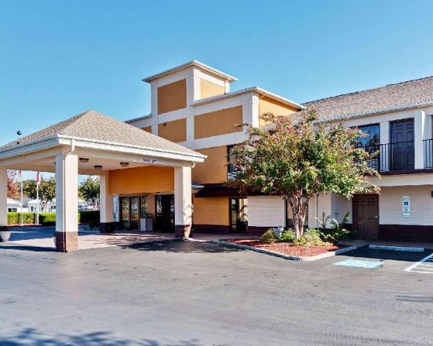quality inn and suites matthews charlotte
