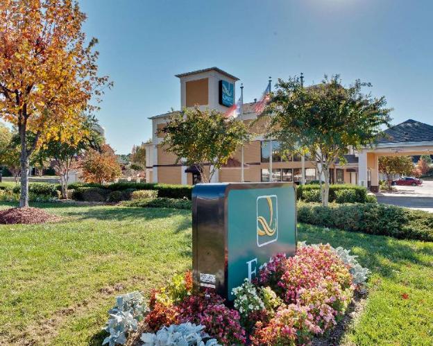 quality inn and suites matthews charlotte
