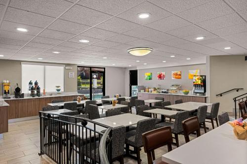 quality inn and suites matthews charlotte