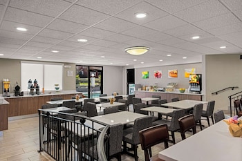 quality inn and suites matthews charlotte