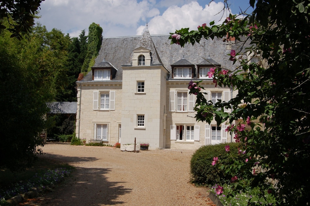 logis manoir de la giraudiere