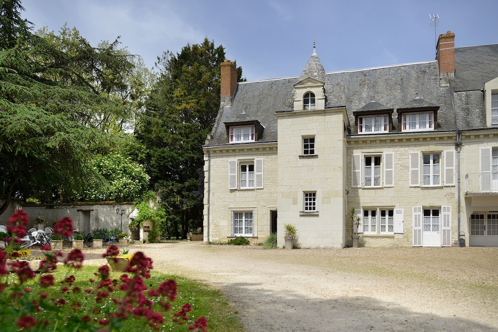 logis manoir de la giraudiere