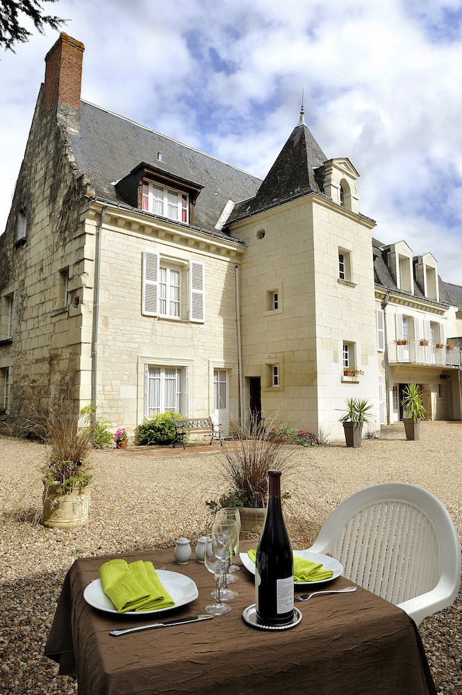 logis manoir de la giraudiere