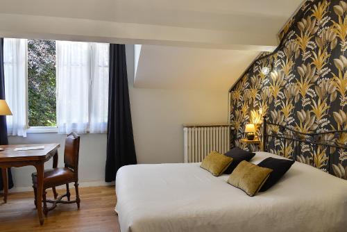 logis manoir de la giraudiere