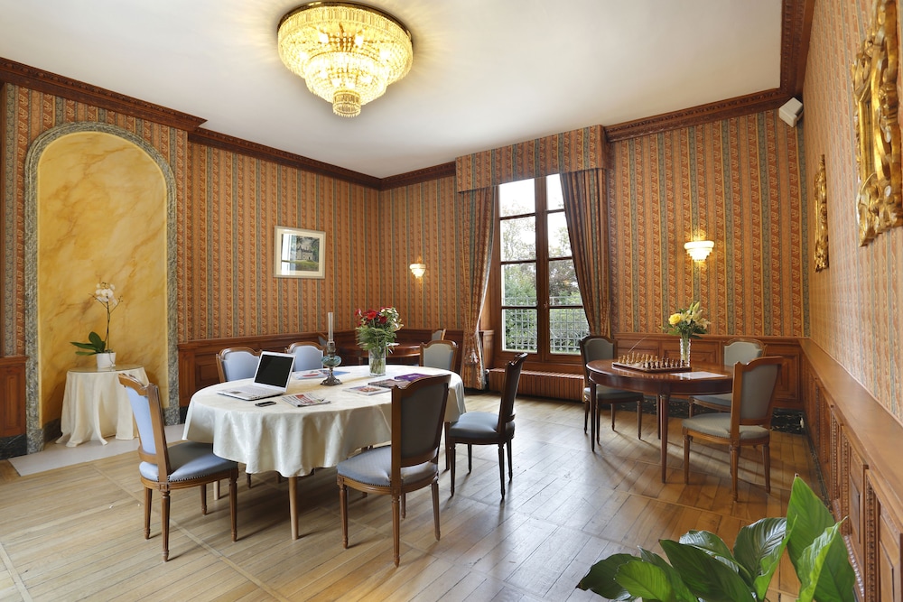 chateau de la rozelle