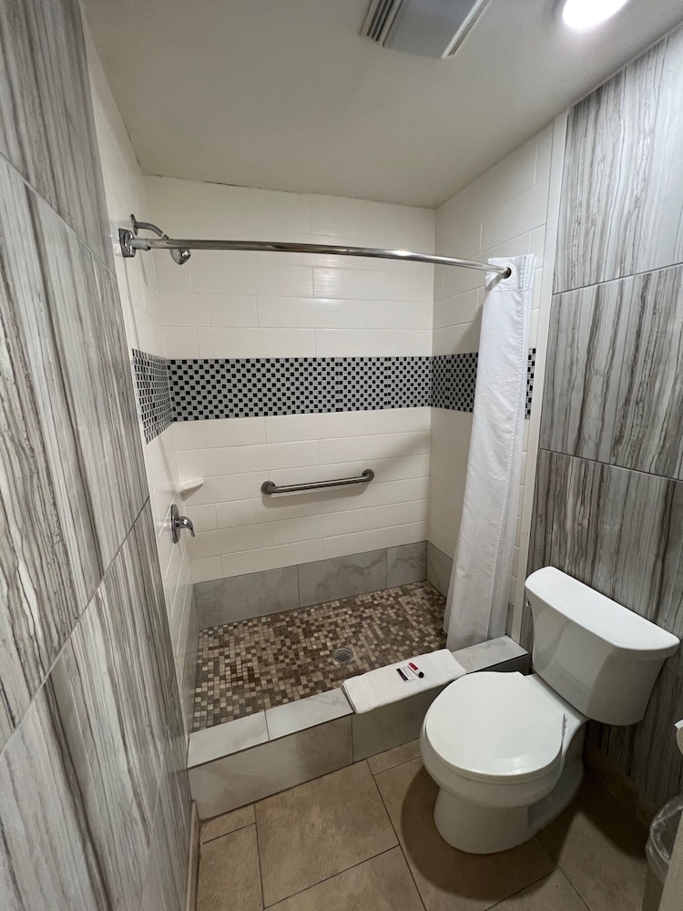 Super 8 Wyndham Mcallen Downtown- City Center-Plaza Mall-Airport,Hidalgo>>Granjeno,3 star