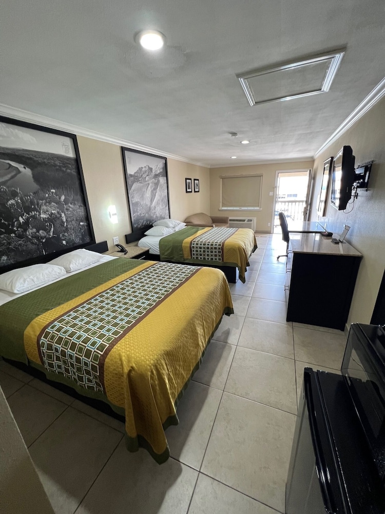 Super 8 Wyndham Mcallen Downtown- City Center-Plaza Mall-Airport,Hidalgo>>Granjeno,3 star