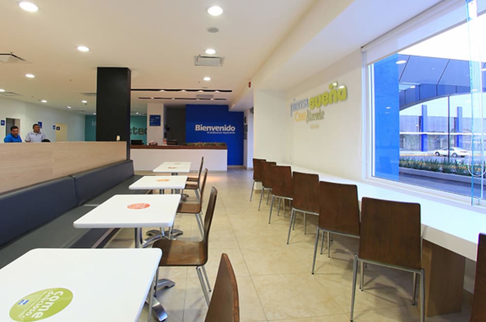 one queretaro aeropuerto hotel