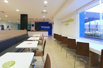 one queretaro aeropuerto hotel