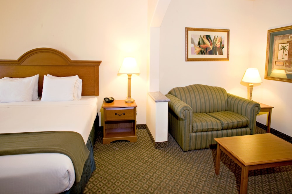 holiday inn express and suites rio grand by ihg