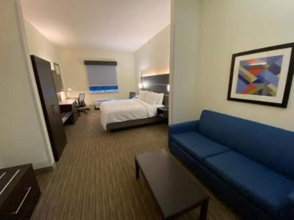 holiday inn express and suites gadsden w near attalla