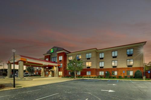 holiday inn express and suites gadsden w near attalla
