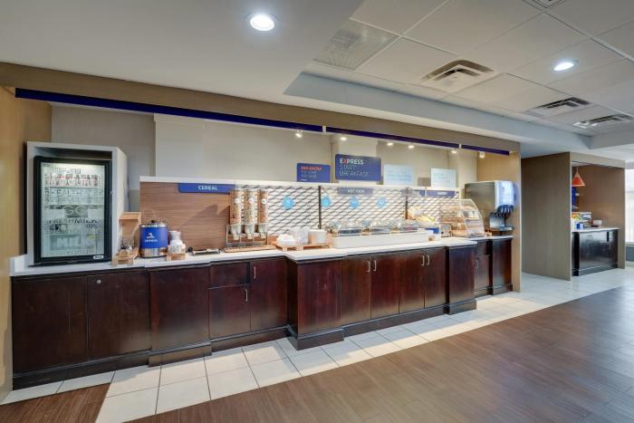 holiday inn express and suites gadsden w near attalla