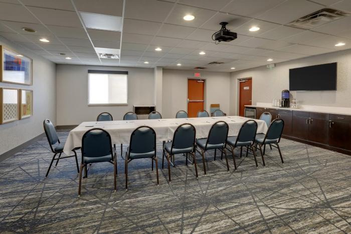 holiday inn express and suites gadsden w near attalla