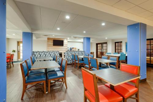holiday inn express and suites gadsden w near attalla