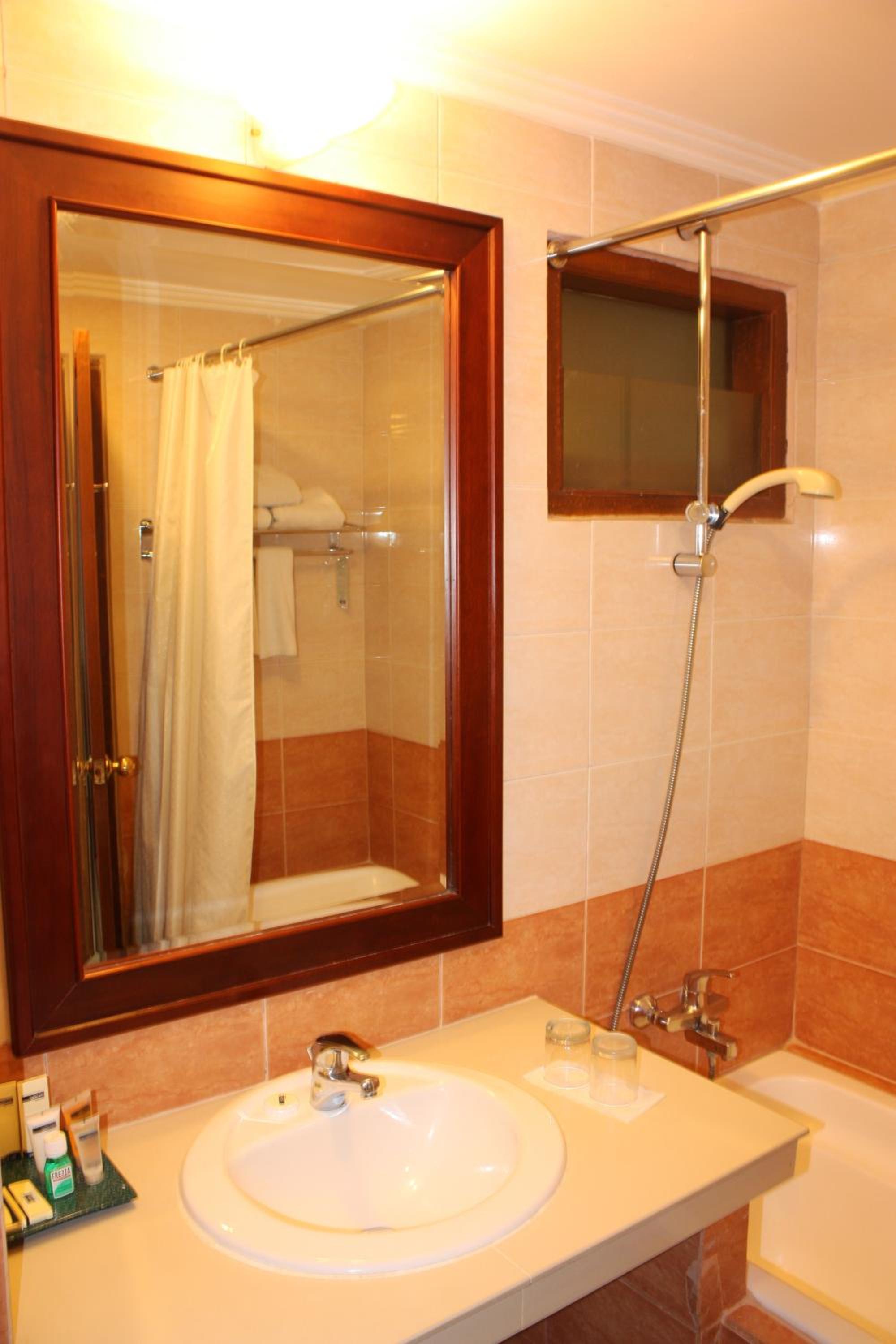 travellers suites serviced apartments