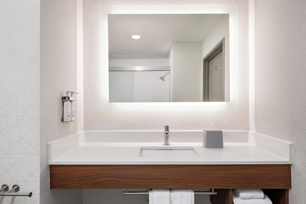 holiday inn express hotel and suites river park by ihg