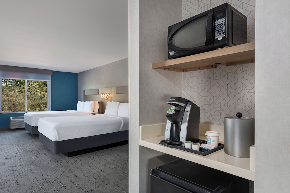 holiday inn express hotel and suites river park by ihg