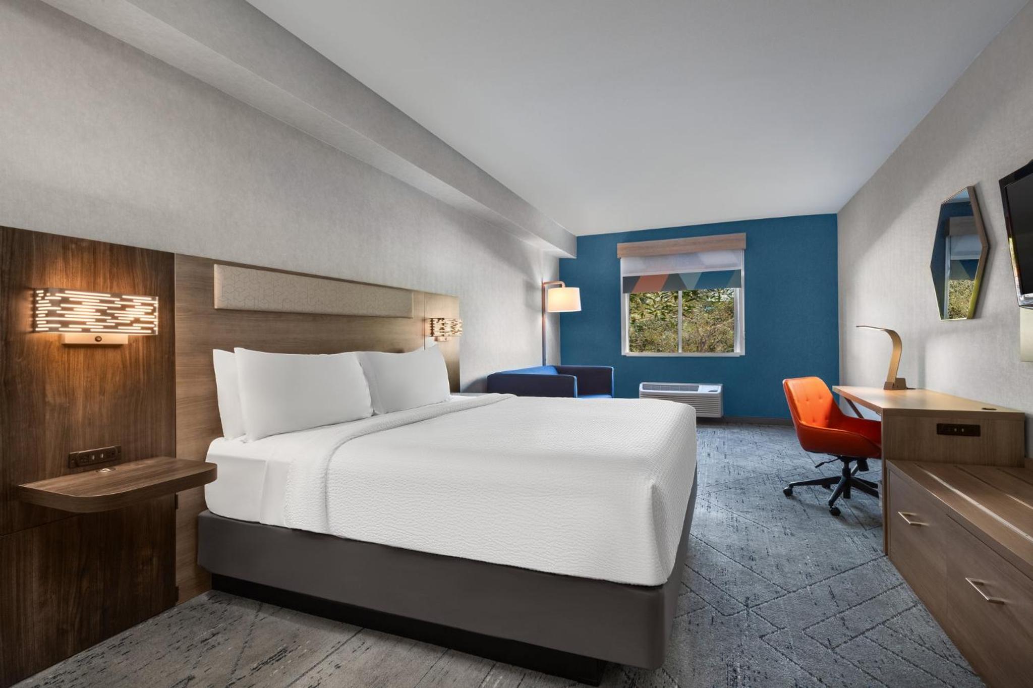 holiday inn express hotel and suites river park by ihg