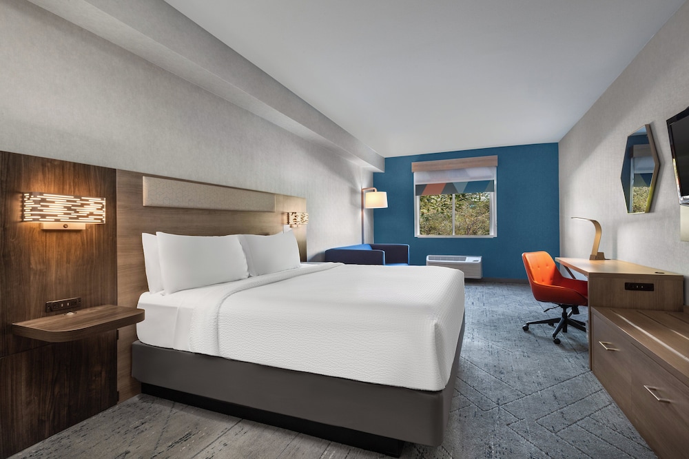 holiday inn express hotel and suites river park by ihg