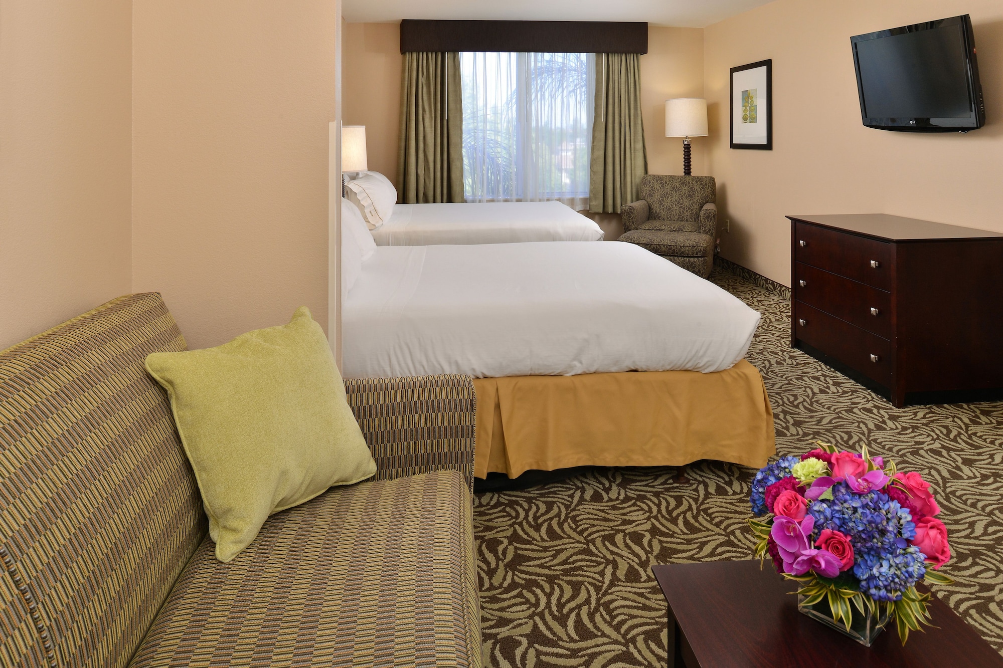 holiday inn express hotel and suites river park by ihg