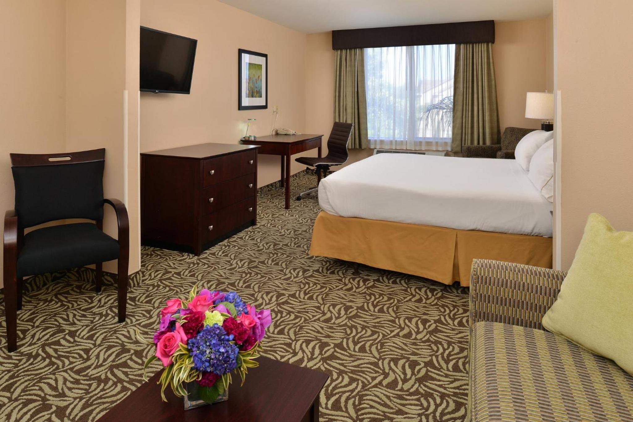 holiday inn express hotel and suites river park by ihg