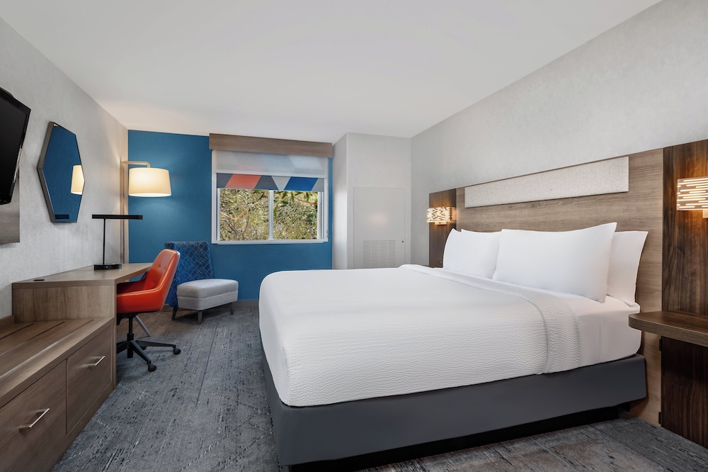 holiday inn express hotel and suites river park by ihg