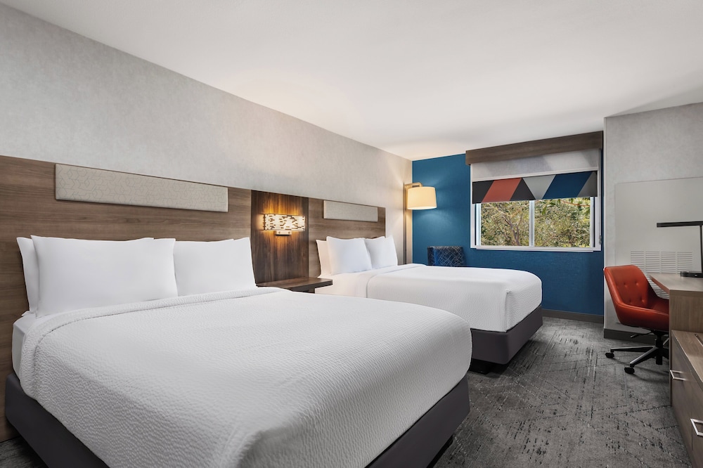 holiday inn express hotel and suites river park by ihg