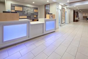 holiday inn express and suites clovis fresno area by ihg