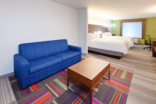 holiday inn express and suites clovis fresno area by ihg