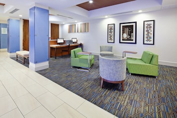 holiday inn express and suites clovis fresno area by ihg
