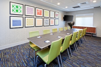 holiday inn express and suites clovis fresno area by ihg