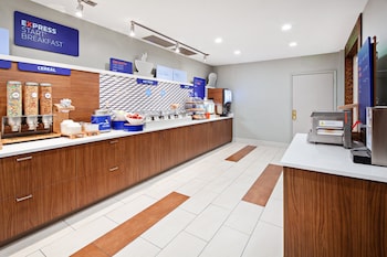 holiday inn express and suites clovis fresno area by ihg