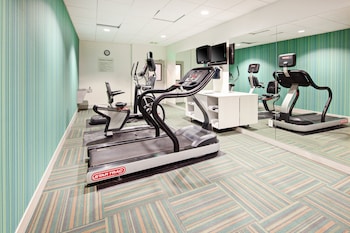 holiday inn express and suites clovis fresno area by ihg