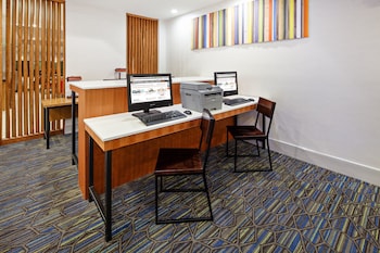 holiday inn express and suites clovis fresno area by ihg